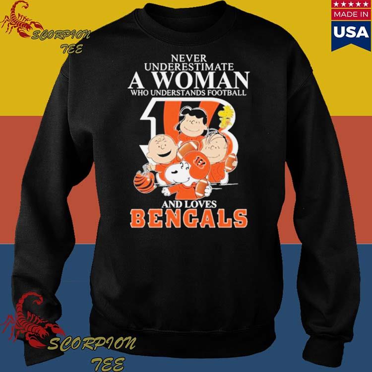 Never underestimate a women who understands football and loves Cincinnati  Bengals shirt, hoodie, sweater, long sleeve and tank top